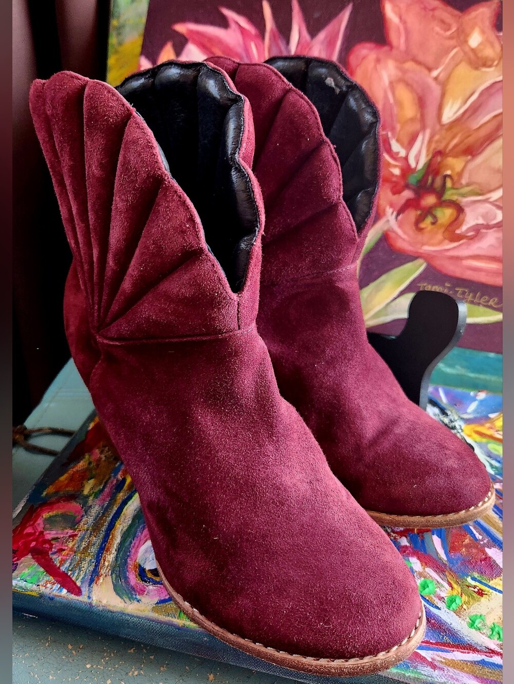Y2k MADISON HARDING Fan Seashell MAROON SZABO Quilted ARTSY Suede Ankle Bootie 9